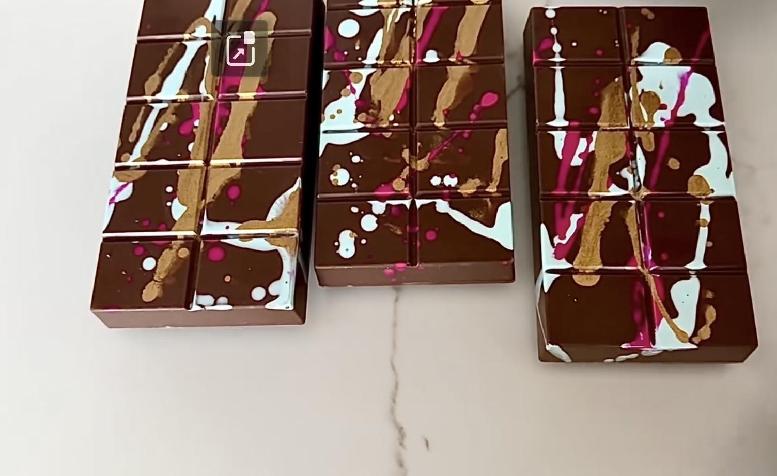 Čokoláda slivka , pekanový orech